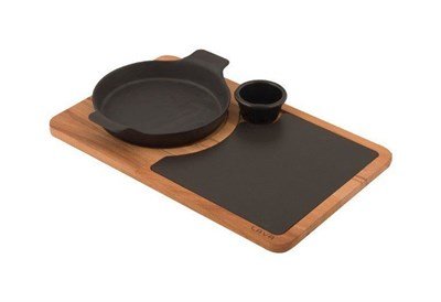 Lava Döküm   Yuvarlak Kulplu Tava, Ahşap ve Döküm Demir servis plakası. Çap18cm.(Bu ürüne sos kapları dahil değildir)