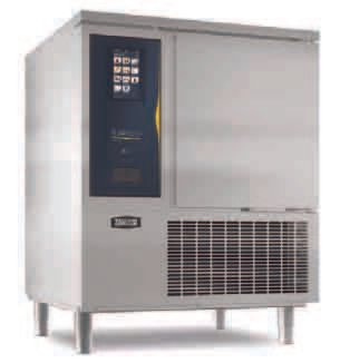 RAPIDO – Şok Soğutucu ve Dondurucu – 6 GN 1/1 veya 400×600 mm. 30 kg. Soğ./30 kg. Don. – Güç- 2,7 kW Voltaj- 380-415 V3N/50 Hz. – Ölçüler- 897 x 937 x 1060 mm.